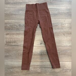 High-Waist Ribbed Leggings in Brown